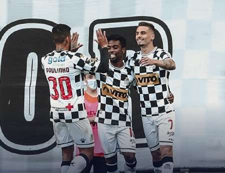 لاعبو بوافيستا