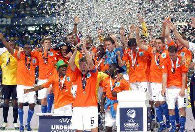 المنتخب الهولندى يبتهج بأحرازه للبطولة 