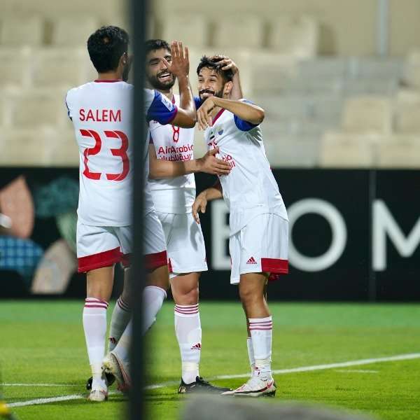 لاعبو الشارقة 