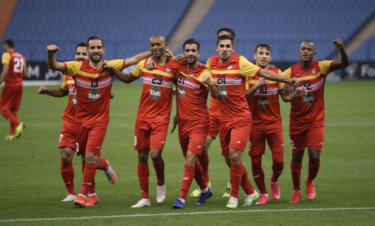 لاعبو فولاد الإيراني