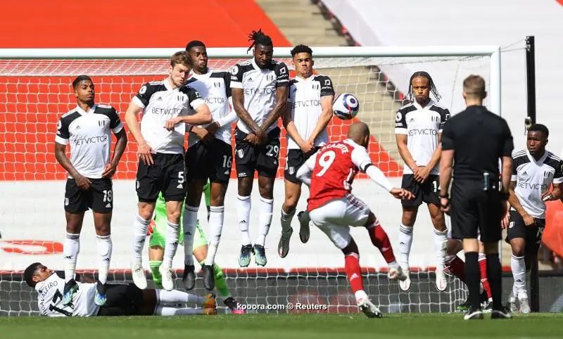 ?i=reuters%2f2021-04-18%2f2021-04-18t135611z_1521018591_up1eh4i12pmc2_rtrmadp_3_soccer-england-ars-ful-report_reuters