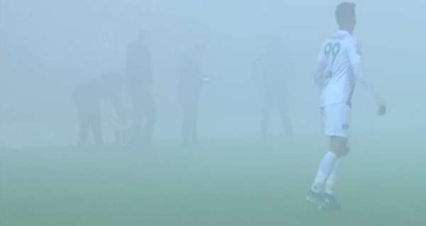 الضباب أعاق الرؤية في الملعب