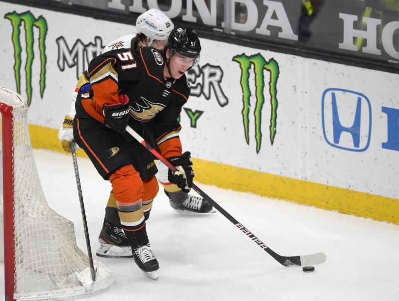 2021-04-18t220050z_140556282_mt1usatoday15924135_rtrmadp_3_nhl-vegas-at-anaheim-ducks_reuters