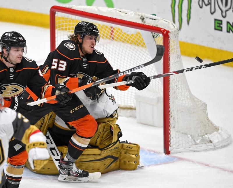2021-04-18t230547z_2045178104_mt1usatoday15924493_rtrmadp_3_nhl-vegas-at-anaheim-ducks_reuters