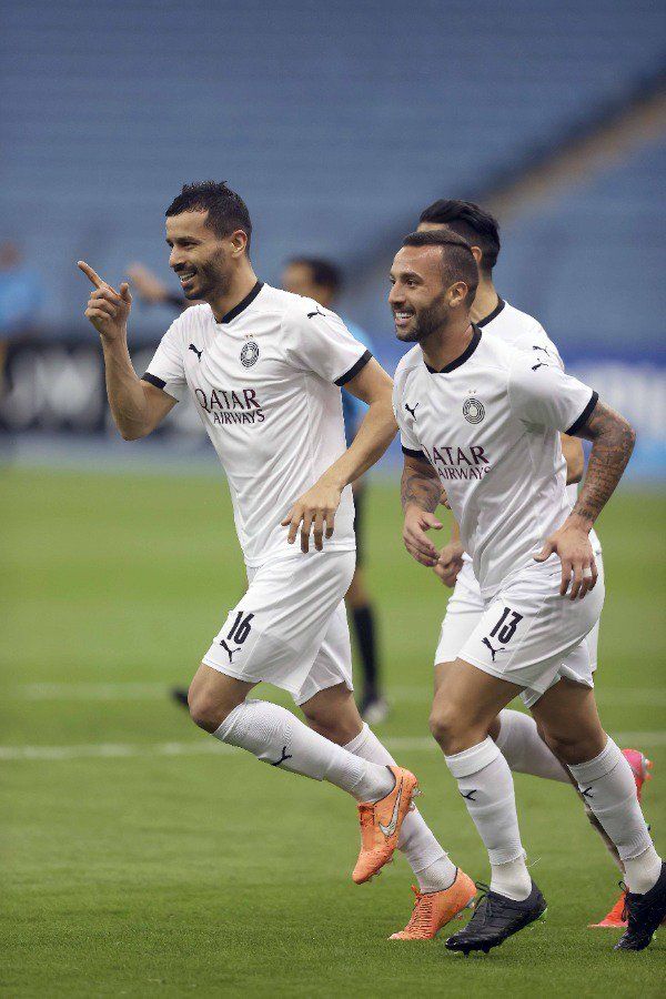 بوعلام مع لاعبي السد