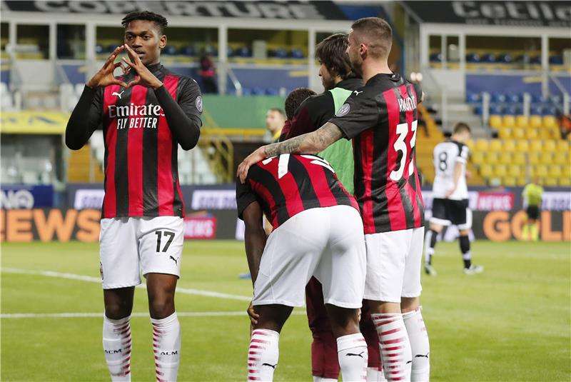 لاعبو ميلان