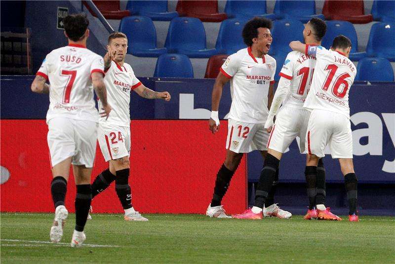 لاعبو إشبيلية