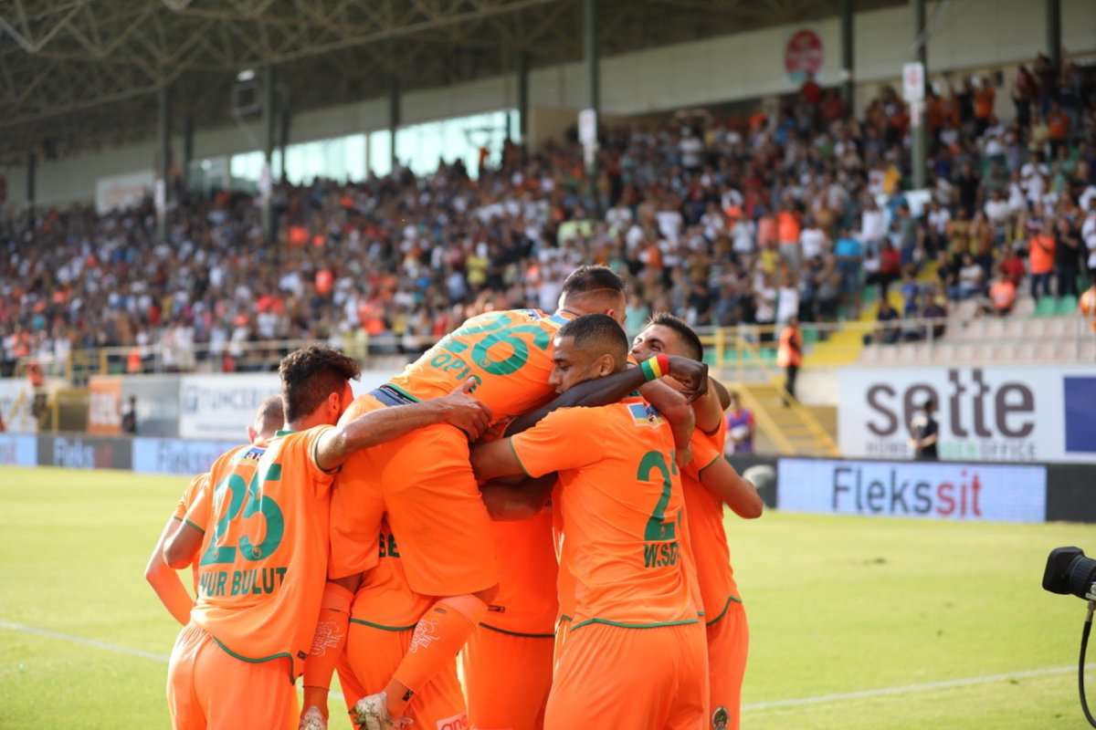 لاعبو ألانيا سبور