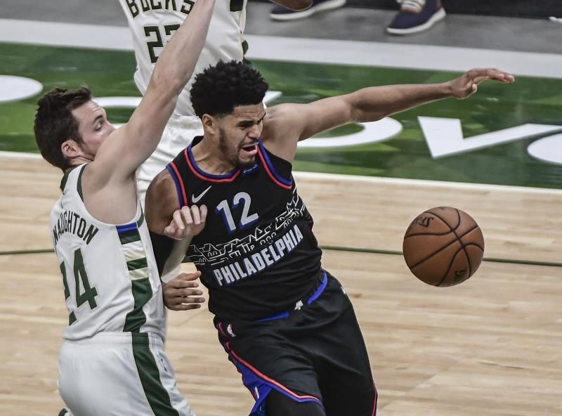 2021-04-23t014758z_1285940070_mt1usatoday15947937_rtrmadp_3_nba-philadelphia-76ers-at-milwaukee-bucks_reuters