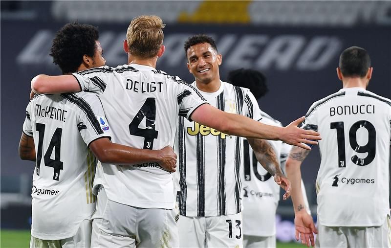 لاعبو يوفنتوس 