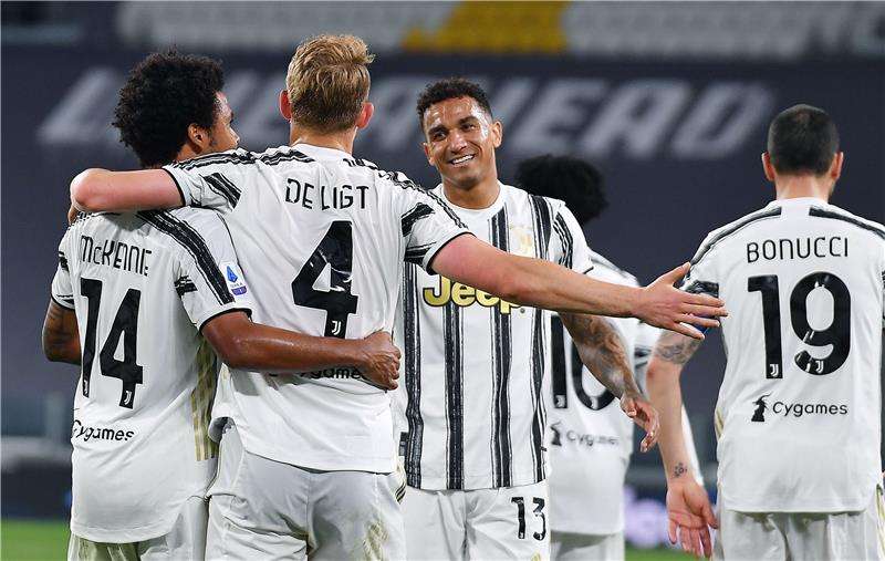 لاعبو يوفنتوس 