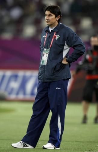 2011-01-162011-01-16t200341z_01_ac517_rtridsp_3_soccer-asian_reuters