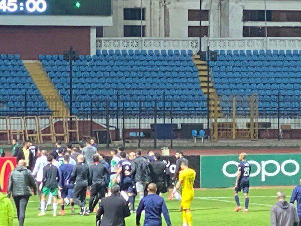 من المشاجرة 