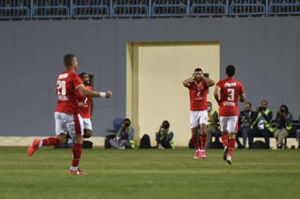 لاعبو الأهلي