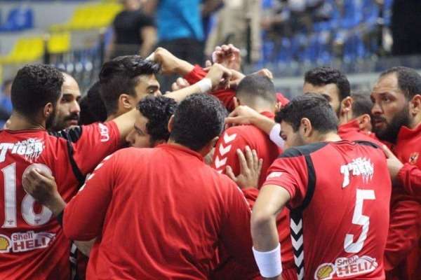 لاعبو الأهلي