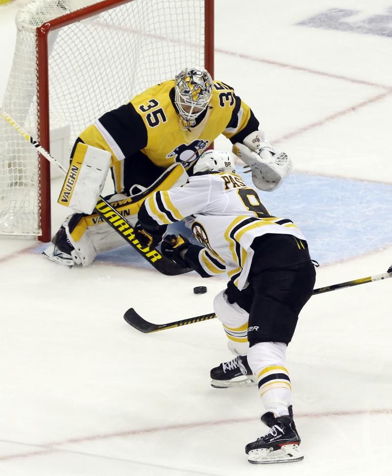 2021-04-25t225553z_486593585_mt1usatoday15965635_rtrmadp_3_nhl-boston-bruins-at-pittsburgh-penguins_reuters