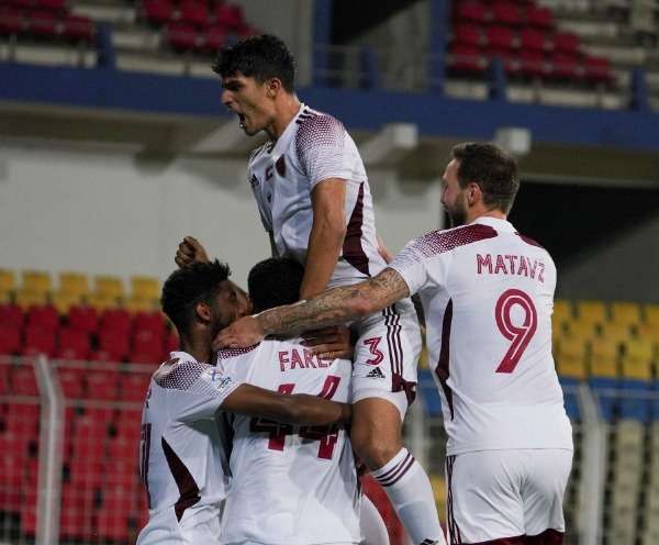 لاعبو الوحدة