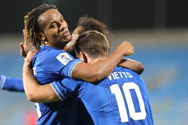 لاعبو الهلال 