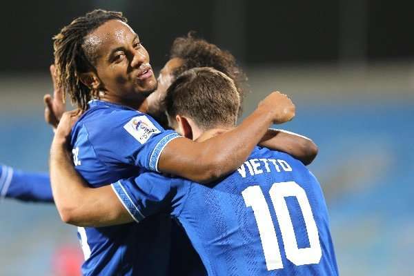 لاعبو الهلال