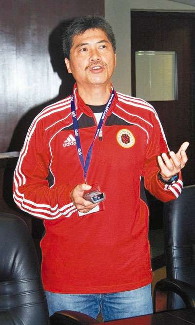 مدرب منتخب هونغ كونغ السيد تسانغ واي تشونغ 