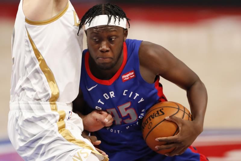 2021-04-30t020029z_173603618_mt1usatoday15987536_rtrmadp_3_nba-dallas-mavericks-at-detroit-pistons_reuters