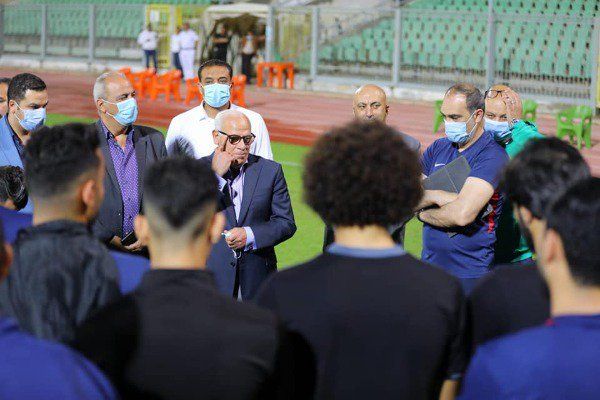 محافظ بورسعيد مع لاعبي المصري