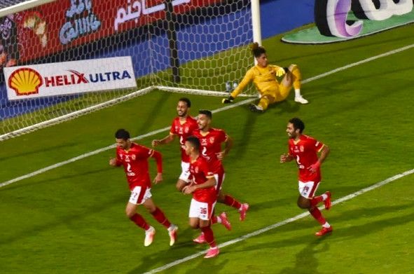 لاعبو الأهلي