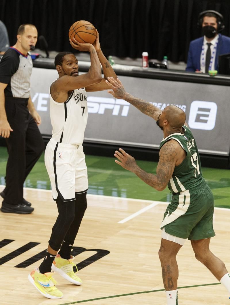 2021-05-02t220621z_1408840711_mt1usatoday16004597_rtrmadp_3_nba-brooklyn-nets-at-milwaukee-bucks_reuters