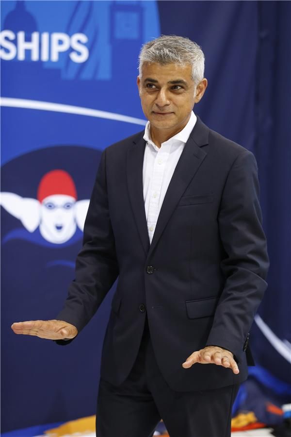 صديق خان