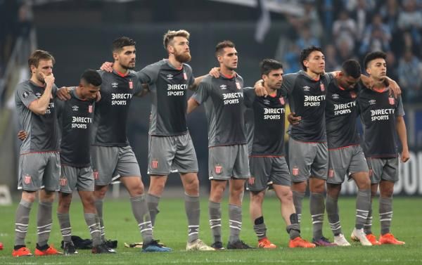 لاعبو إستوديانتس 