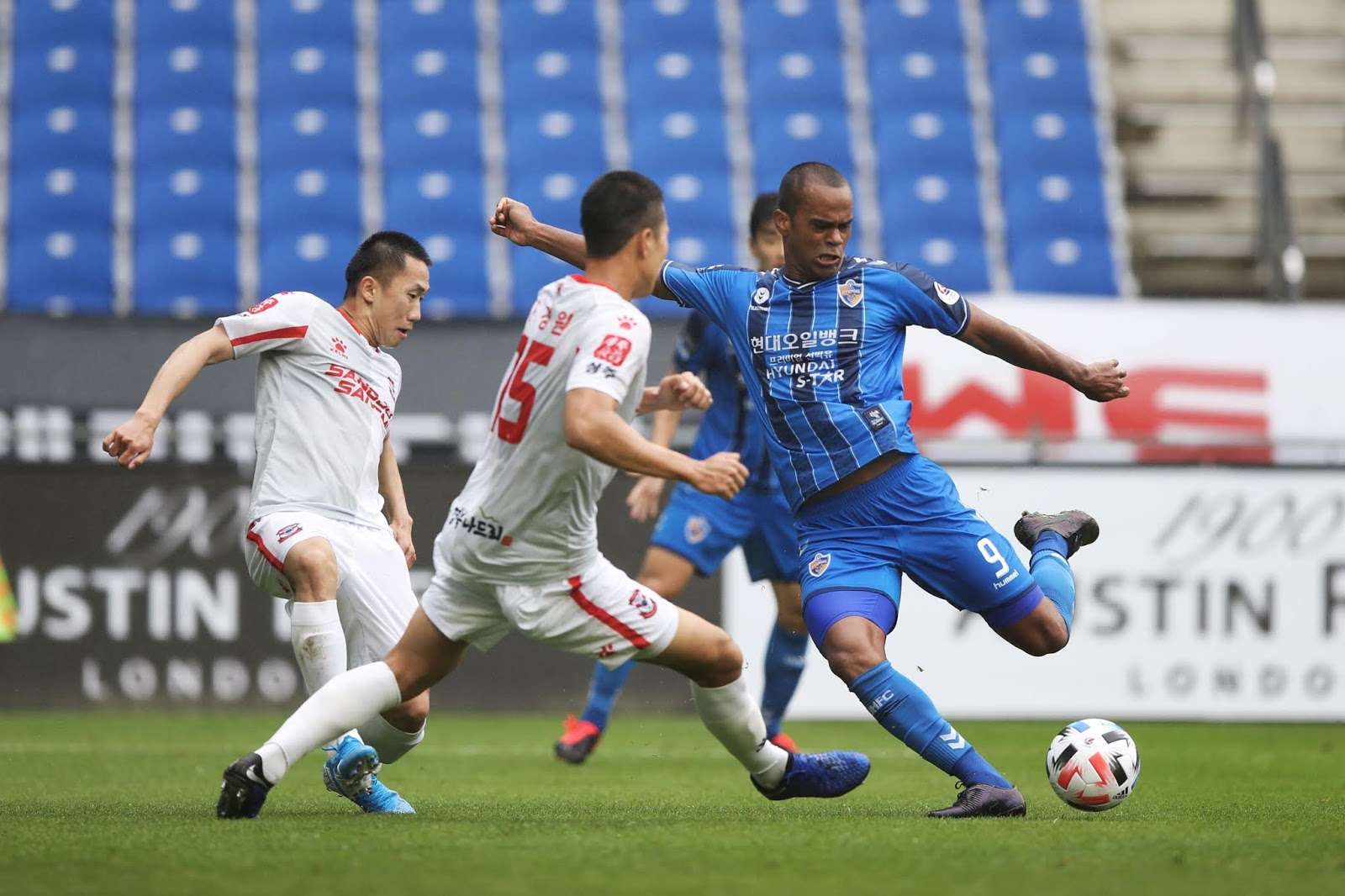 من الدوري الكوري الجنوبي