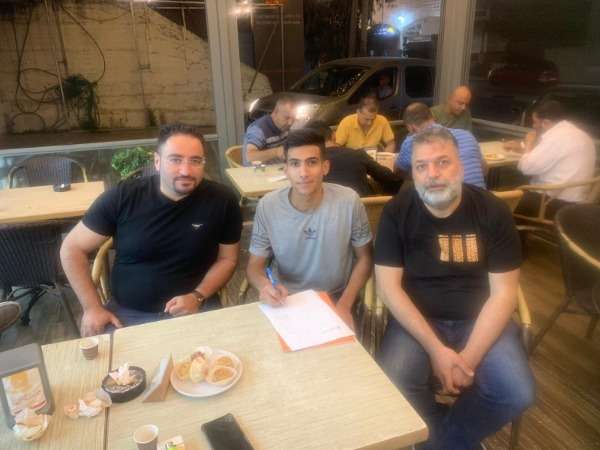 خروب يوقع لهلال القدس