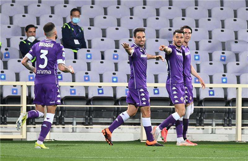 لاعبو فيورنتينا 