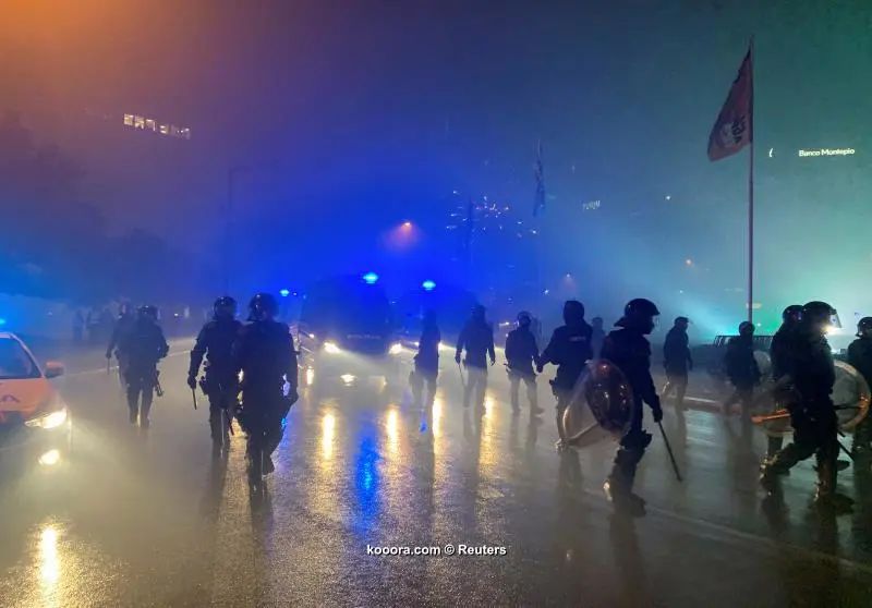 ?i=reuters%2f2021-05-12%2f2021-05-12t043629z_1808732793_rc23en96siyk_rtrmadp_3_soccer-portugal-sli-boa-clashes_reuters