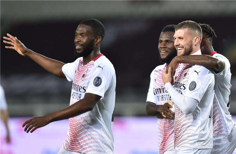 لاعبو ميلان