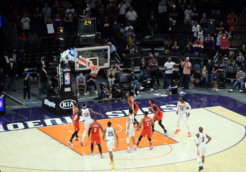 2021-05-14t043956z_1869097906_mt1usatoday16078505_rtrmadp_3_nba-portland-trail-blazers-at-phoenix-suns_reuters