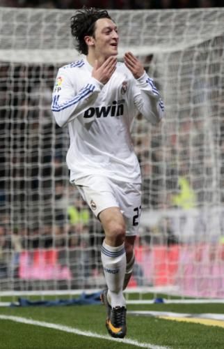 2011-02-022011-02-02t224821z_01_mad427_rtridsp_3_soccer-spain-cup_reuters