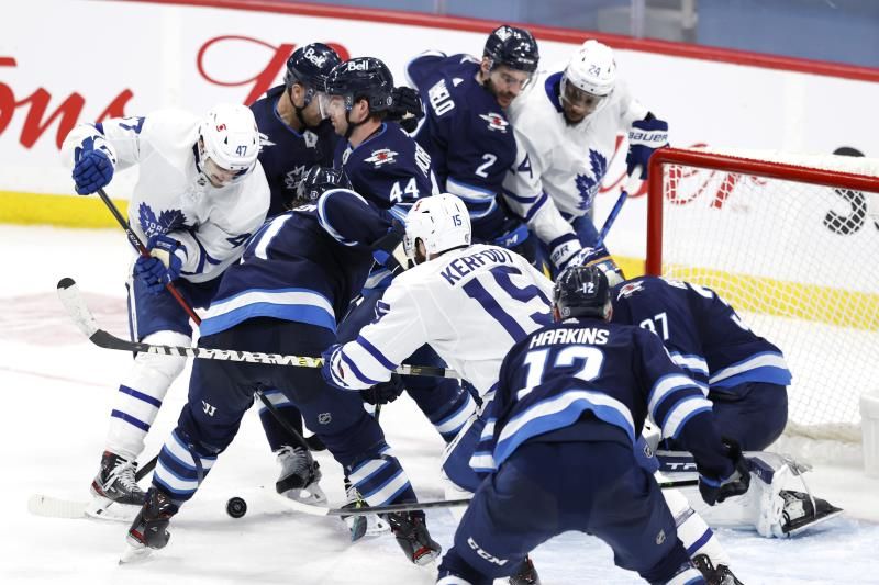 2021-05-15t031858z_2147083046_mt1usatoday16085174_rtrmadp_3_nhl-toronto-maple-leafs-at-winnipeg-jets_reuters