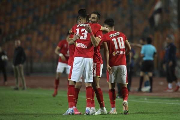 لاعبو الأهلي