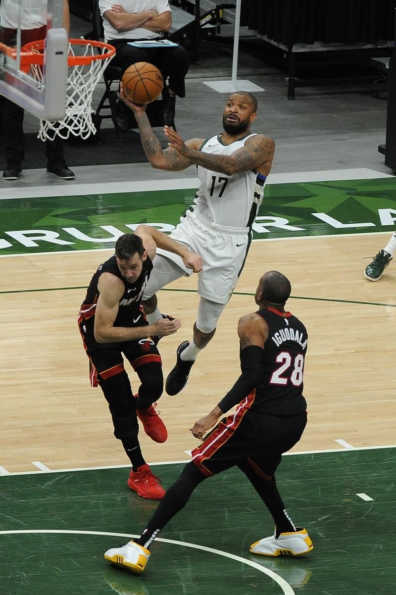2021-05-16t015457z_1662682650_mt1usatoday16091746_rtrmadp_3_nba-miami-heat-at-milwaukee-bucks_reuters