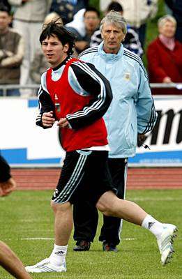 بيكرمان يفكر كثيرا في ما هو الانسب لمقابلة المنتخب الايفواري !