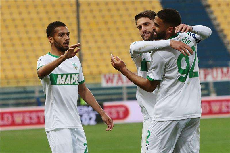 لاعبو ساسولو