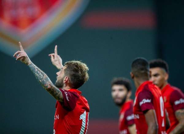 شباب الأهلي