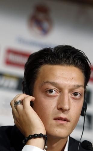 2010-08-18t130454z_01_sps04_rtridsp_3_soccer-spain-ozil_reuters