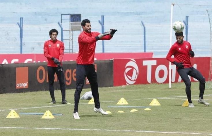 مصطفى شوبير مع حراس الأهلي