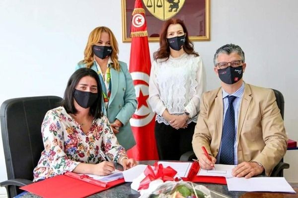من الحدث