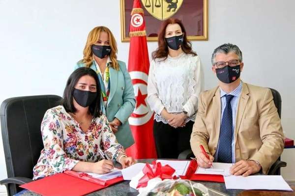 من الحدث