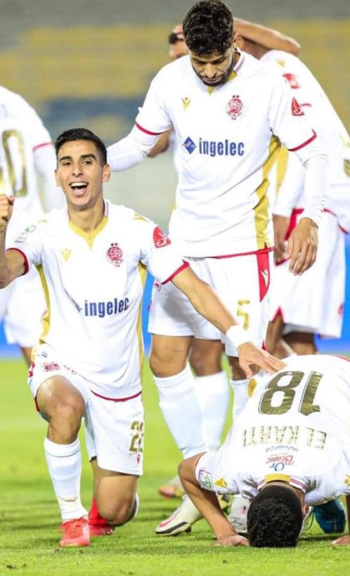 جبران مع لاعبي الوداد