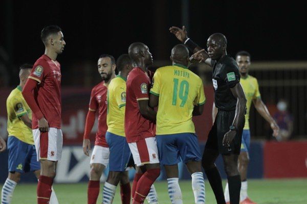 جانب من المواجهة الأخيرة بين الفريقين