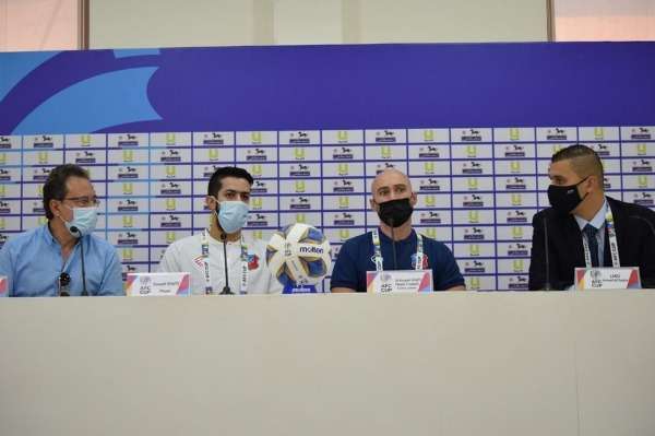 من المؤتمر الصحفي